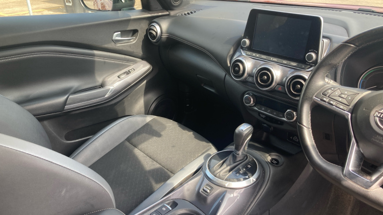 Nissan Juke 1.6 Hybrid N-Connecta 5dr Auto Hybrid Hatchback